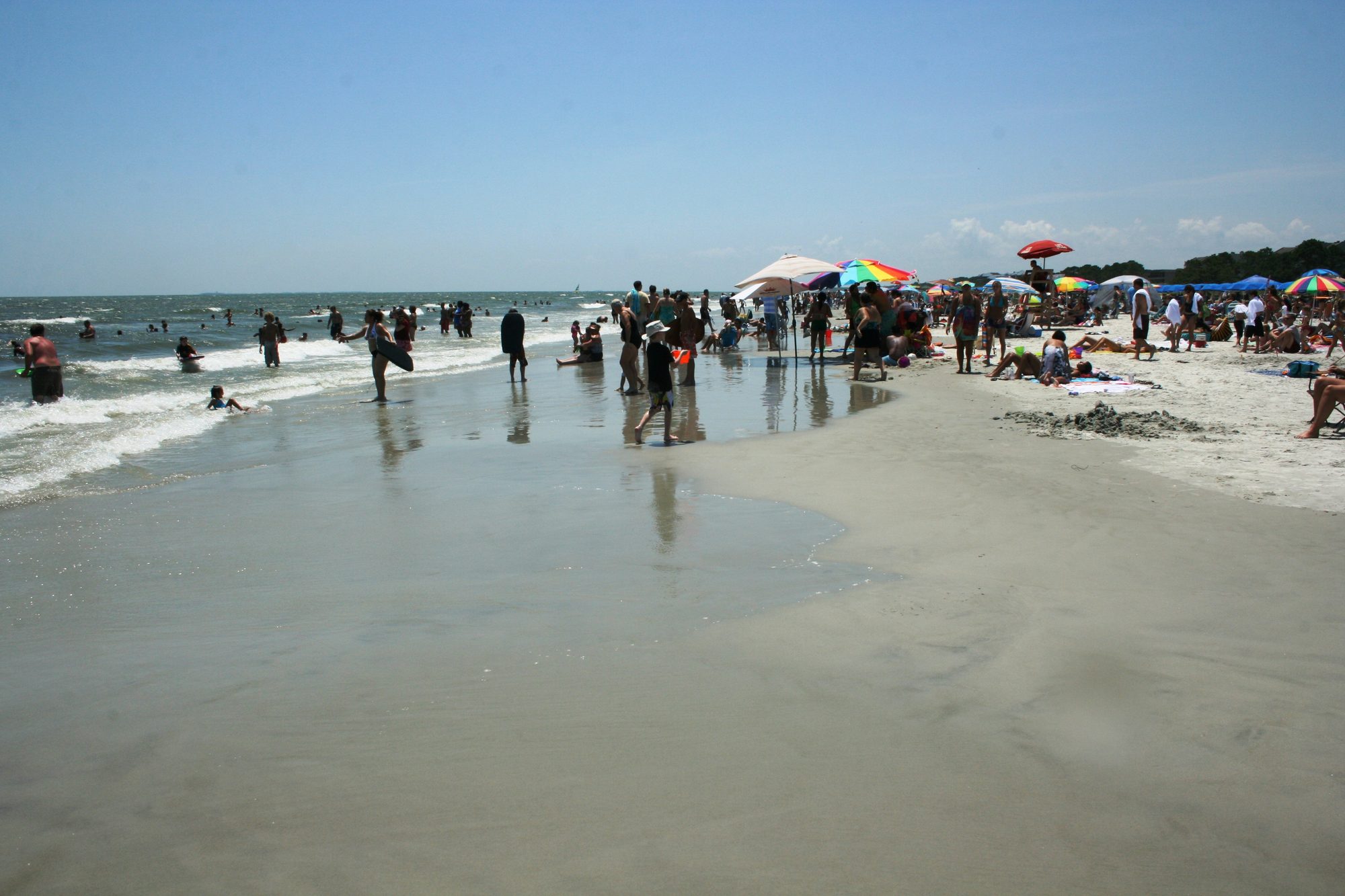 Shoreline and gentle surf on Hilton Head Island